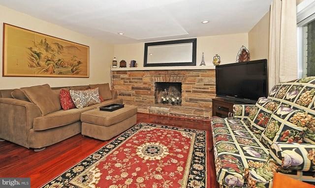 6708 Oak Dr, Alexandria, VA 22306 - photo 1