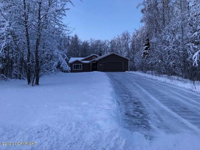 Situated off the St for quiet & privacy