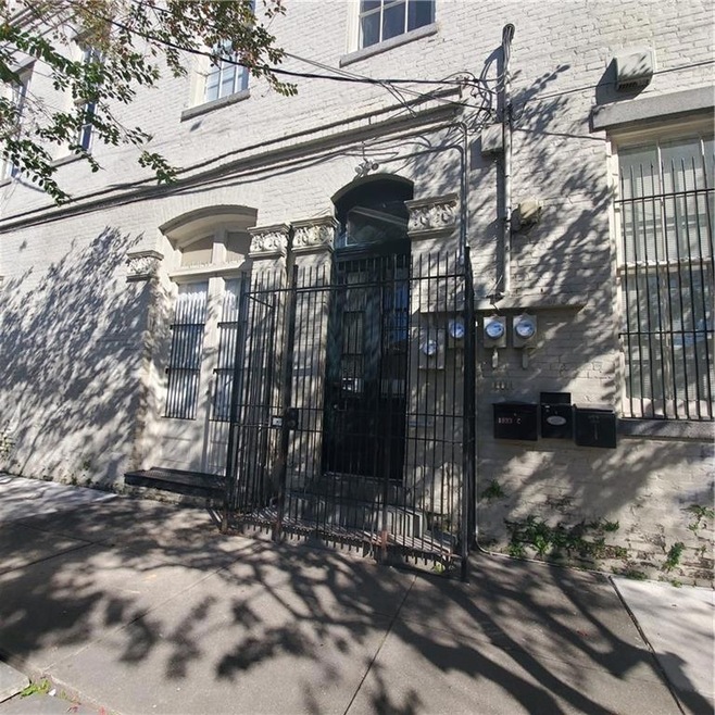 1033 Josephine St unit B, New Orleans, LA 70130 - photo 1