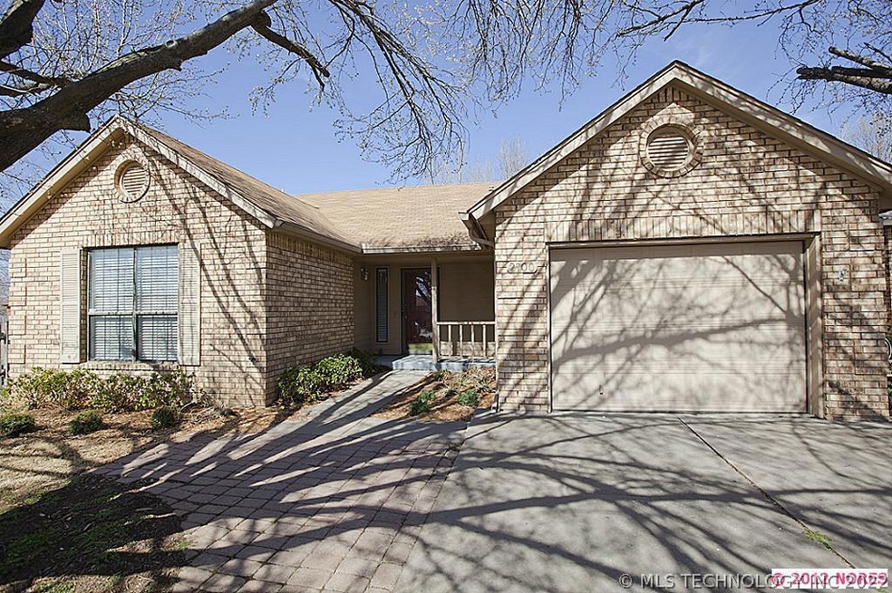 2700 S Narcissus Place, Broken Arrow, OK 74012 - photo 1