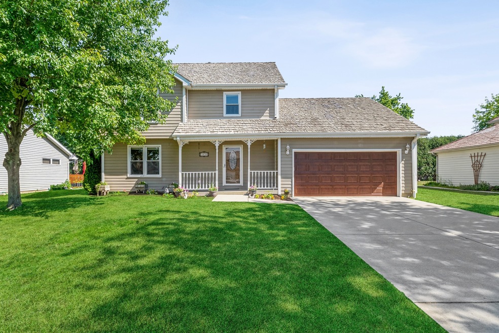 3430 Meadow Crest Cir, Gurnee, IL 60031 - photo 1