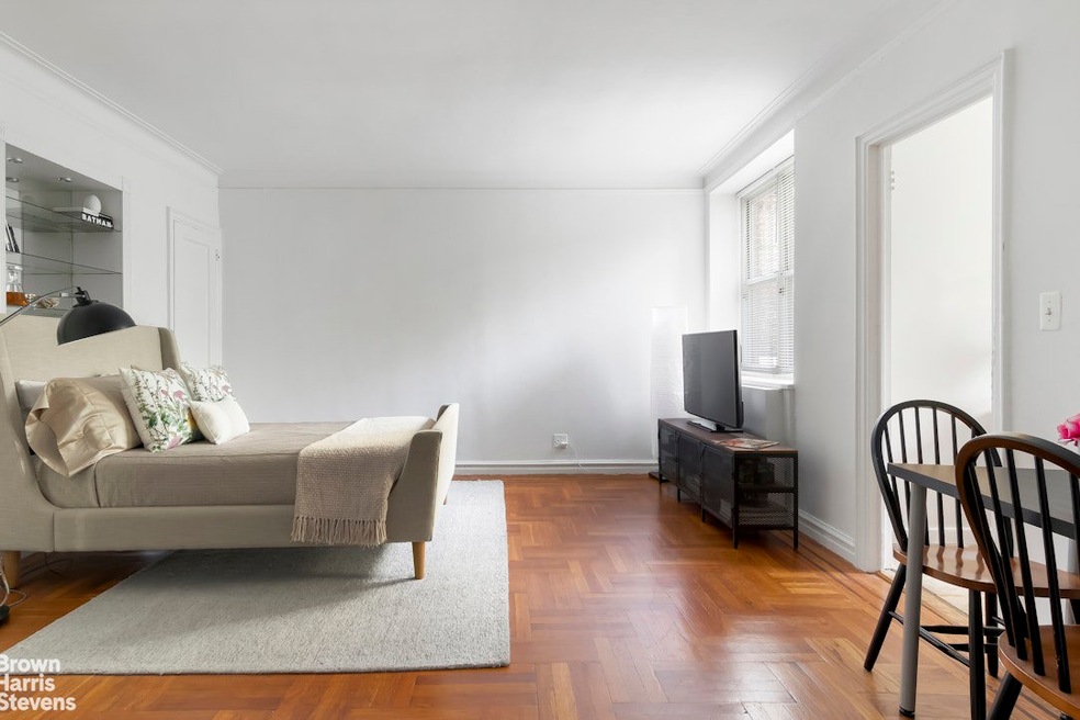 585 W 214th St unit 1A, New York, NY 10034 - photo 1