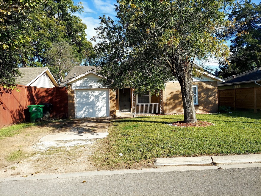 1806 Lula St, Houston, TX 77009 - photo 1
