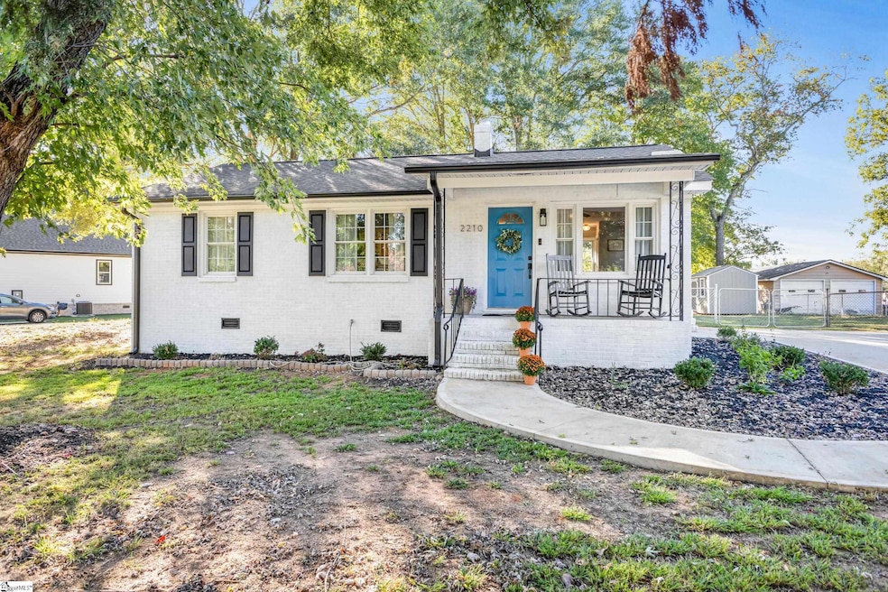 2210 E Lee Rd, Taylors, SC 29687 - photo 1