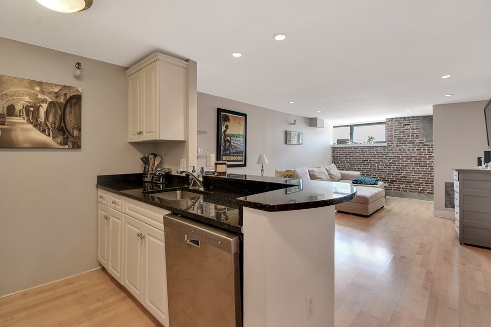 Parris Landing unit 5518, Charlestown, MA 02129 - photo 1