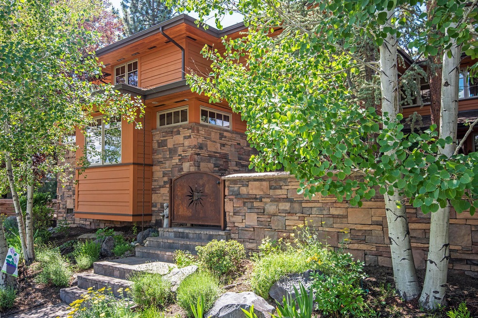 2240 NW High Lakes Loop