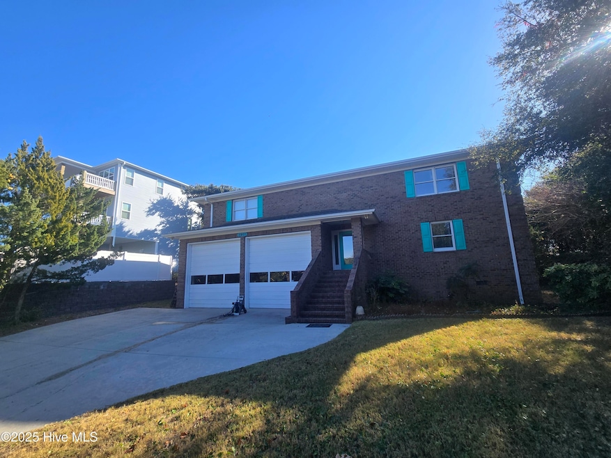 5901 Mclean St, Emerald Isle, NC 28594 - photo 1