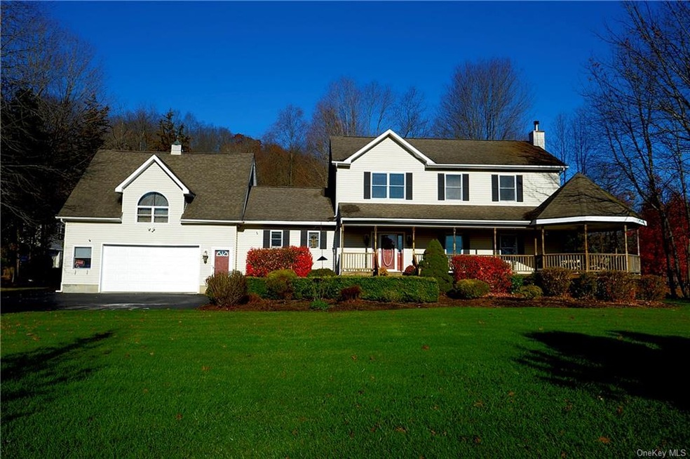Welcome to 32 Ridge View Dr, Patterson NY