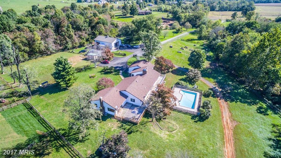 14809 Purcellville Rd, Hillsboro, VA 20132 - photo 1