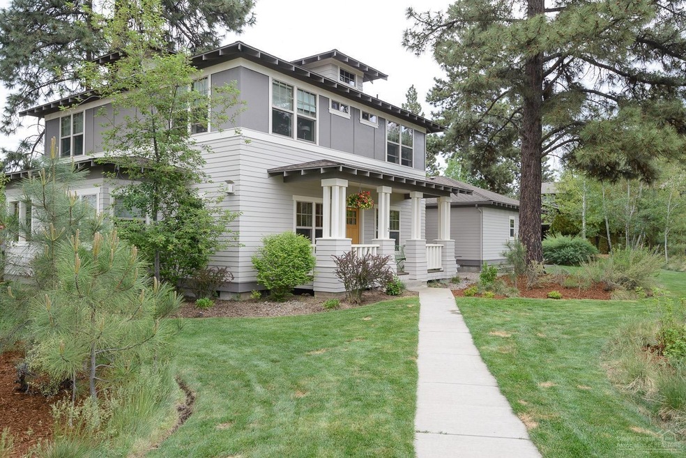 1576 NW Mt Washington Dr, Bend, OR 97701 - photo 1