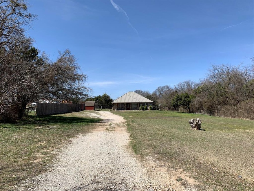 211 Zion Hill Loop, Weatherford, TX 76088 - photo 1