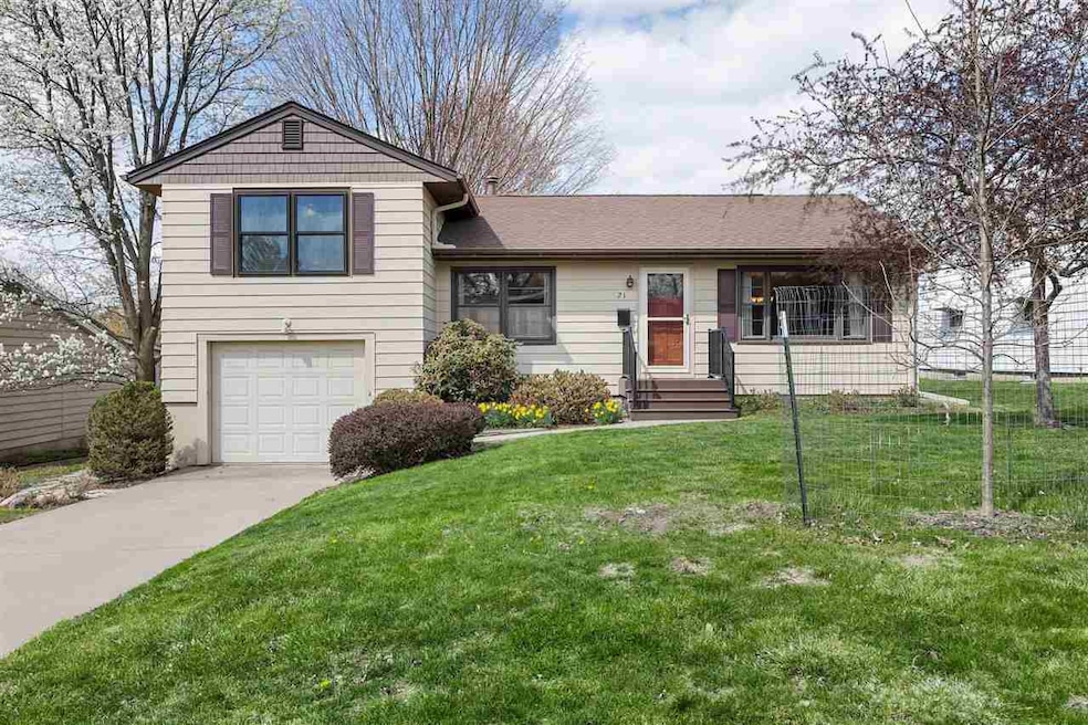 For Sale $349,900 • Co-Listing Agent