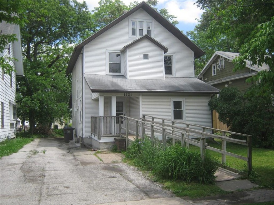 1221 21st St, Des Moines, IA 50311 - photo 1