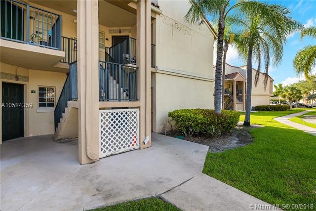 18320 NW 68th Ave unit I, Hialeah, FL 33015 - photo 1
