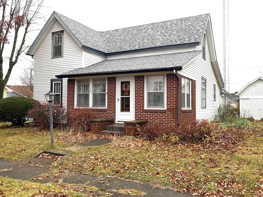 201 E Vine St, van Buren, IN 46991 - photo 1