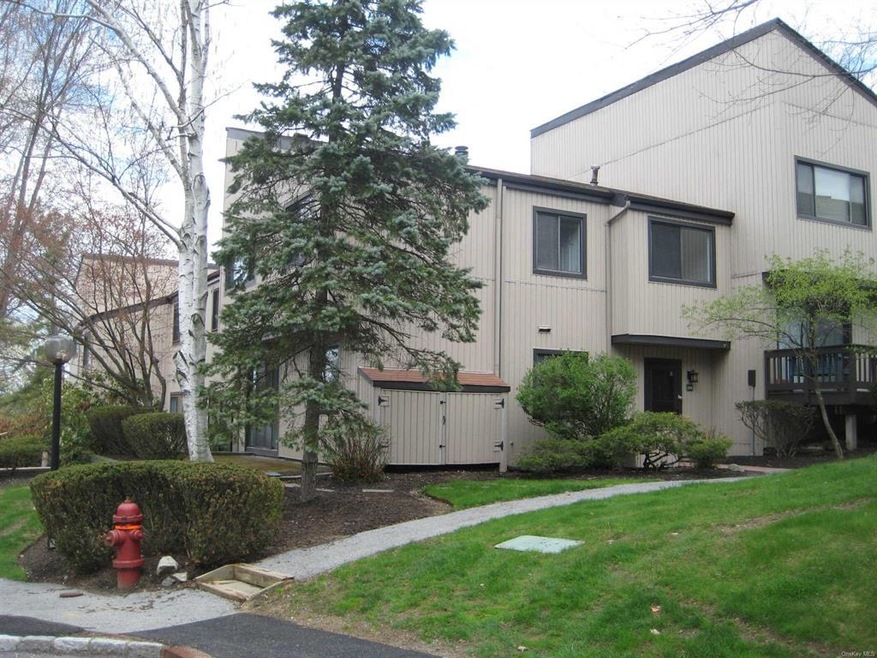 2806 Fox Ln unit 2806, Poughkeepsie, NY 12603 - photo 1