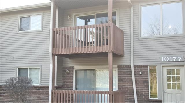 Front elevation/balcony.
