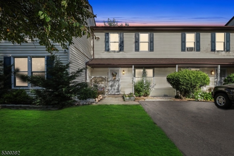 338 Littleton Ave, Newark, NJ 07103 - photo 1