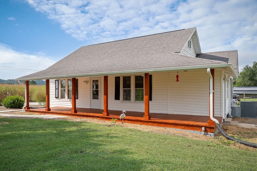 1462 Franks Ferry Rd, Sparta, TN 38583 - photo 1