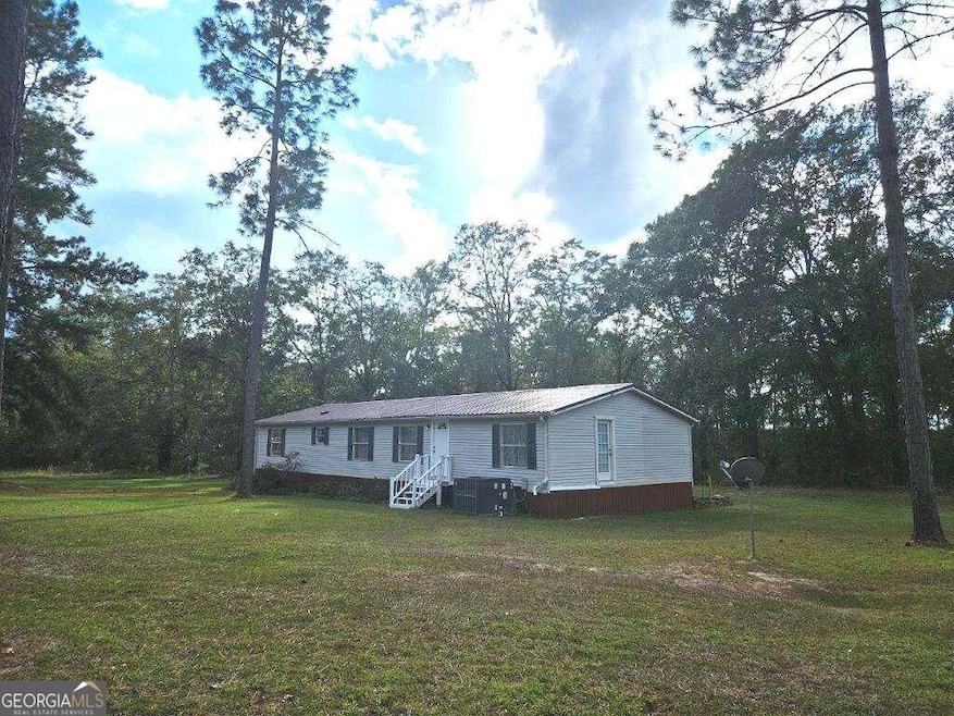 641 Dewey McGlamry Rd, Fitzgerald, GA 31750 - photo 1