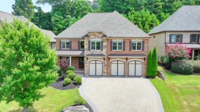 2014 build, 3 car garage, cul-de-sac street facing