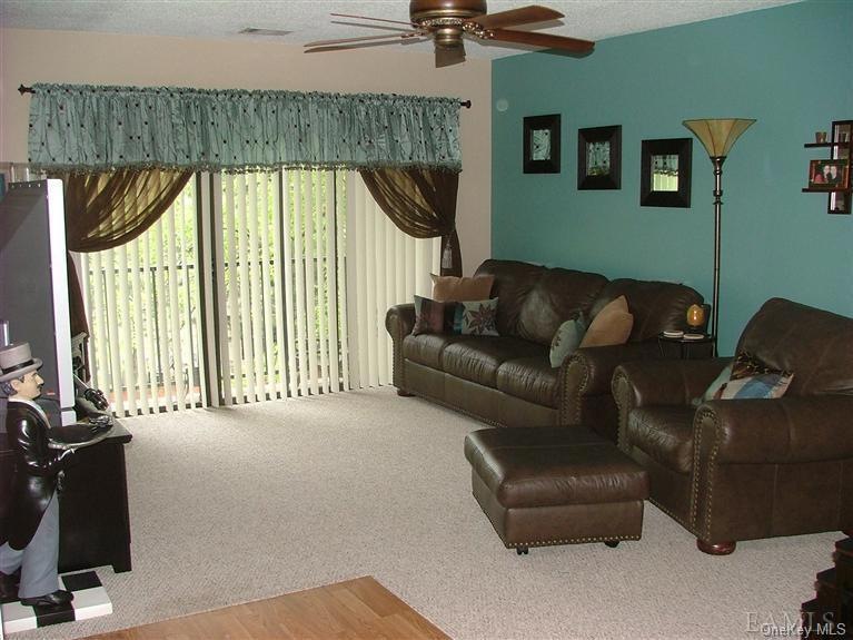 10 Huntington Cir unit 10, Peekskill, NY 10566 - photo 1