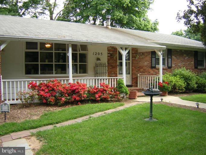 1205 Ednor Rd, Silver Spring, MD 20905 - photo 1