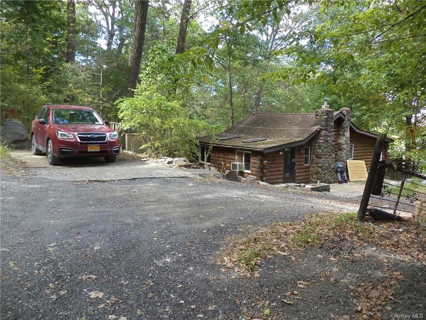 28 Oakwood Trail S, Monroe, NY 10950 - photo 1