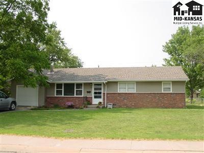 1109 Glendale Rd, McPherson, KS 67460 - photo 1