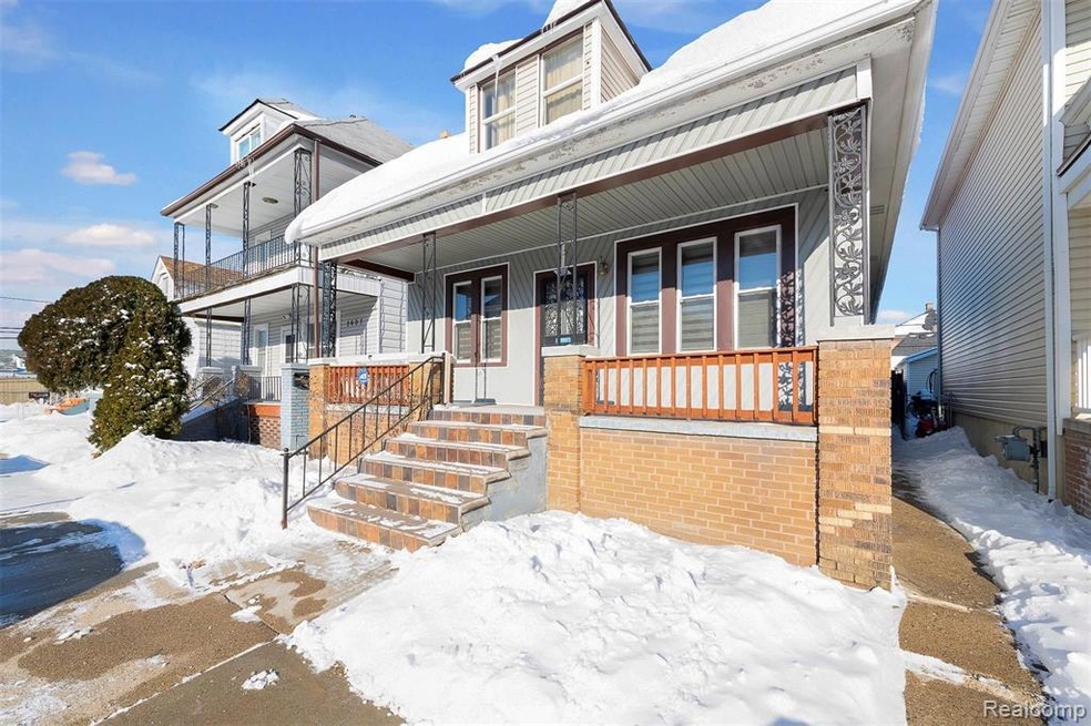 2615 Whalen St, HamtraMcK, MI 48212 - photo 1