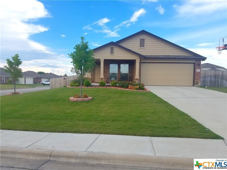 304 Kayla St, Troy, TX 76579 - photo 1