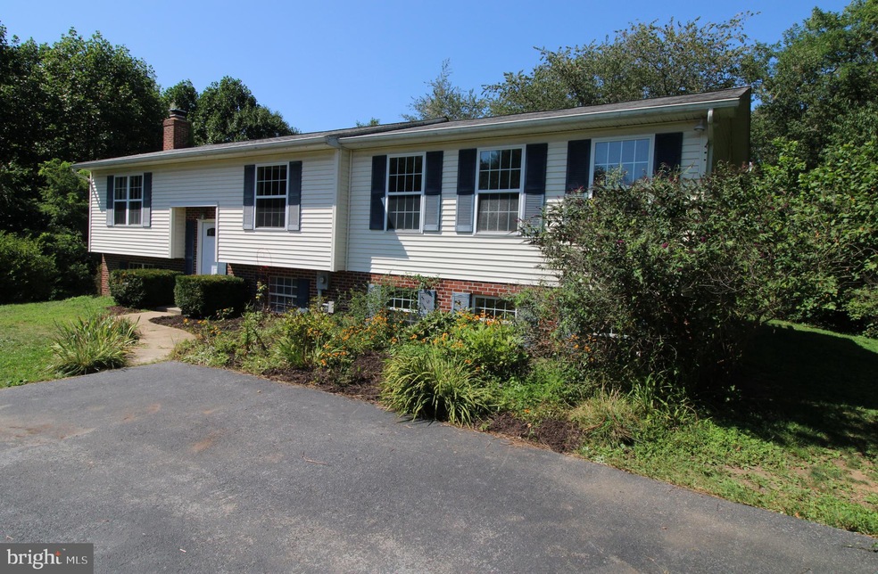 10894 Martingale Ct, Frederick, MD 21701 - photo 1