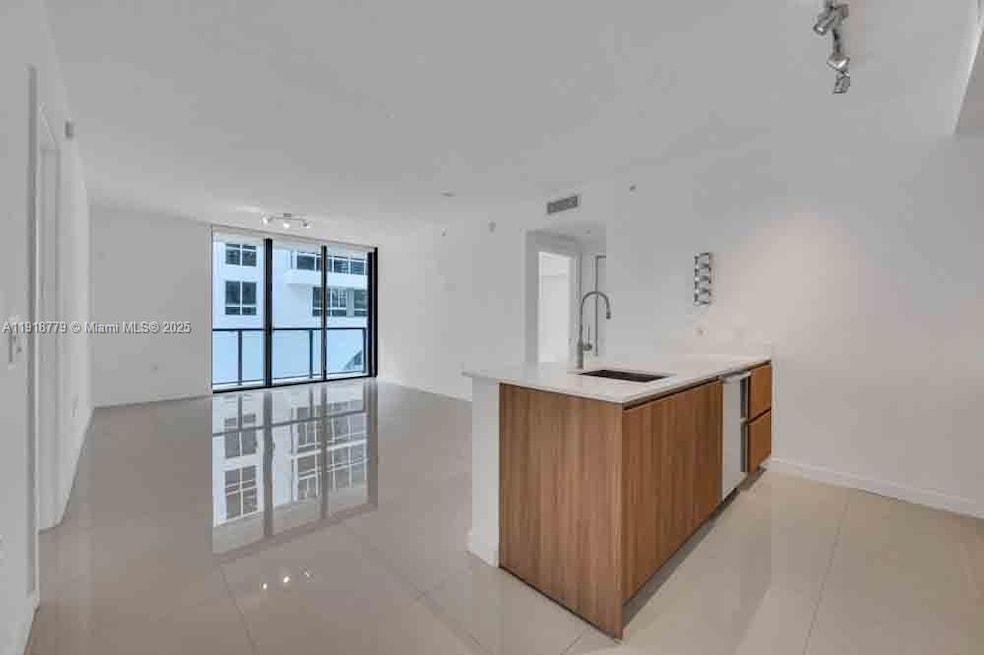 Cassa Brickell unit 302, Miami, FL 33129 - photo 1
