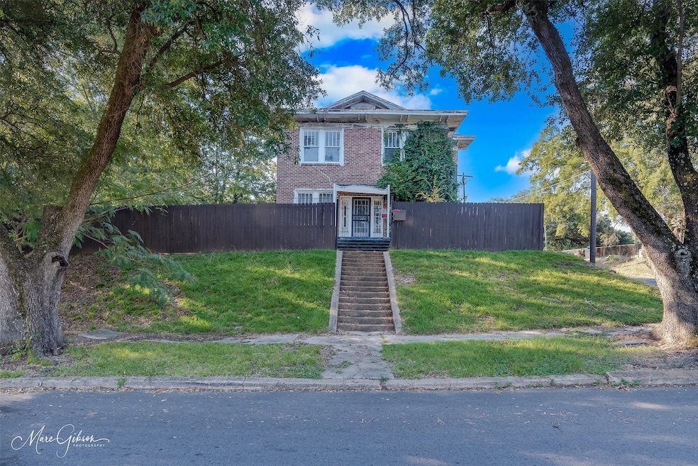 For Sale $210,000 • Co-Listing Agent