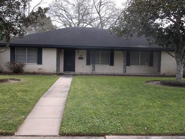 3002 Del Monte Ave, Bay City, TX 77414 - photo 1