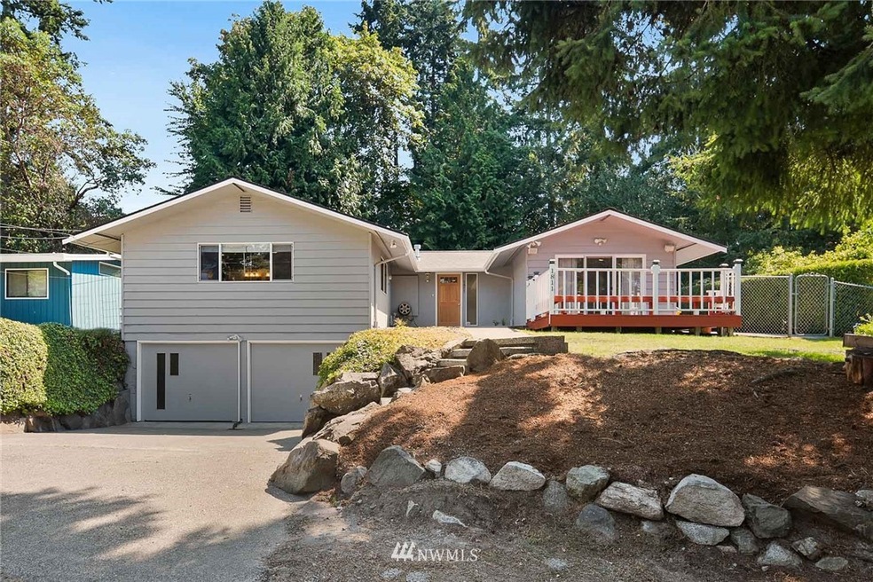 1811 N 204th Place, Shoreline, WA 98133 - photo 1