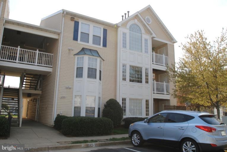 8327 Bluebird Way unit H, Lorton, VA 22079 - photo 1