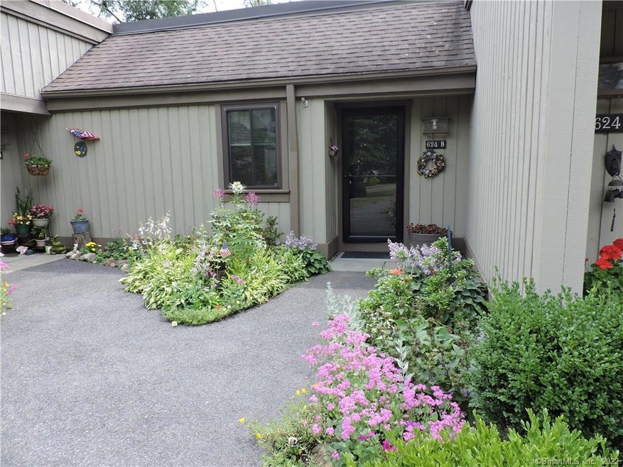 624 Heritage Village unit B, Southbury, CT 06488 - photo 1