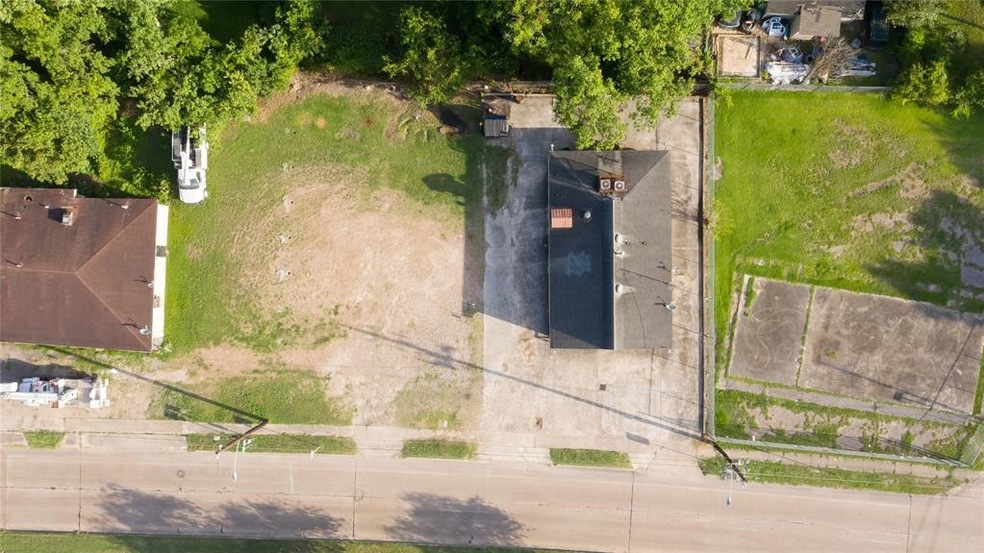 3810 Cavalcade St, Houston, TX 77026 - photo 1