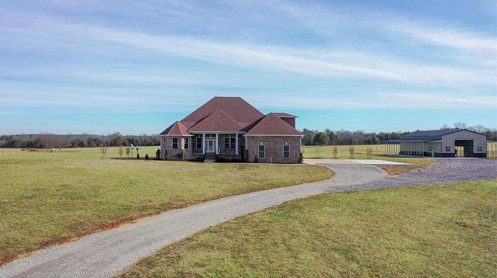 207 Henderson Rd, Shelbyville, TN 37160 - photo 1