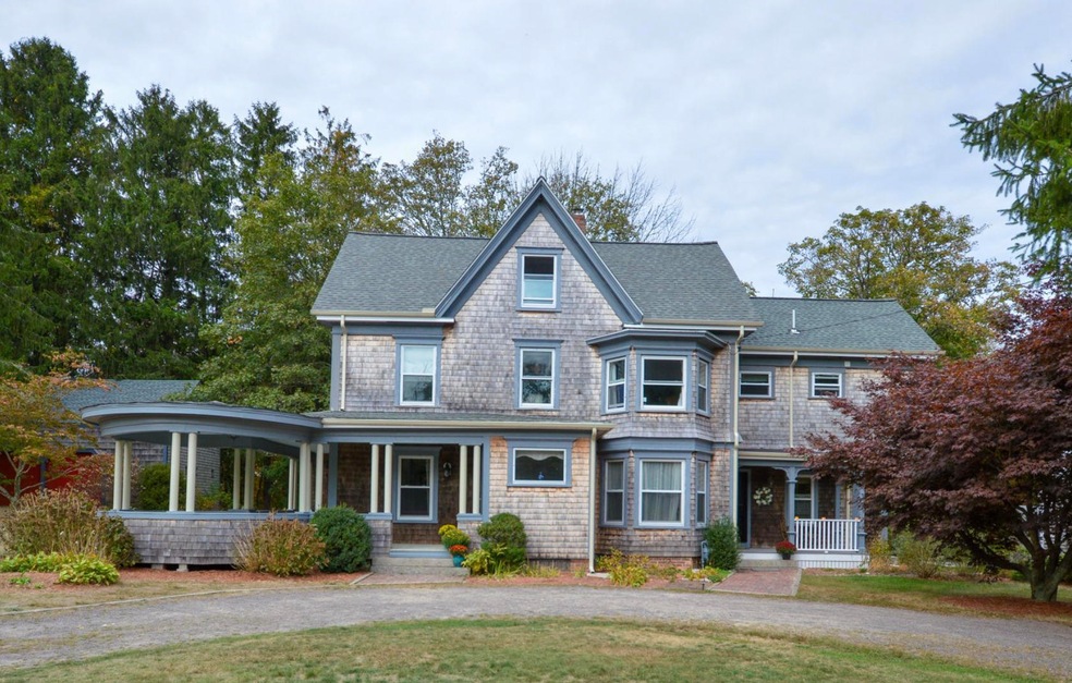 576 Old County Rd, Westport, MA 02790 - photo 1