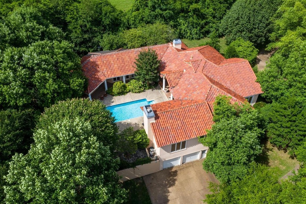 212 Johnstone Dr, Dickson, TN 37055 - photo 1