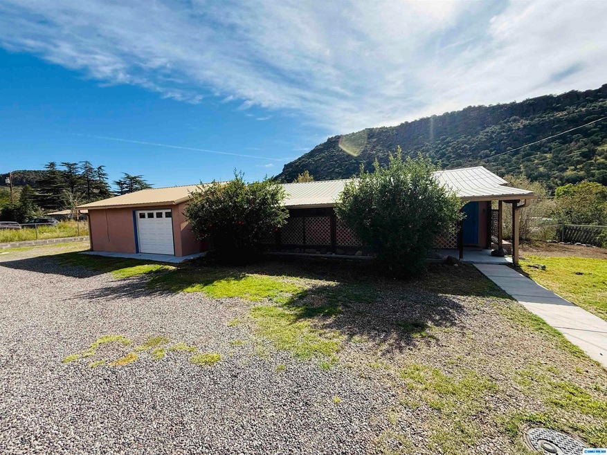 421 E Elm St, Bayard, NM 88023 - photo 1