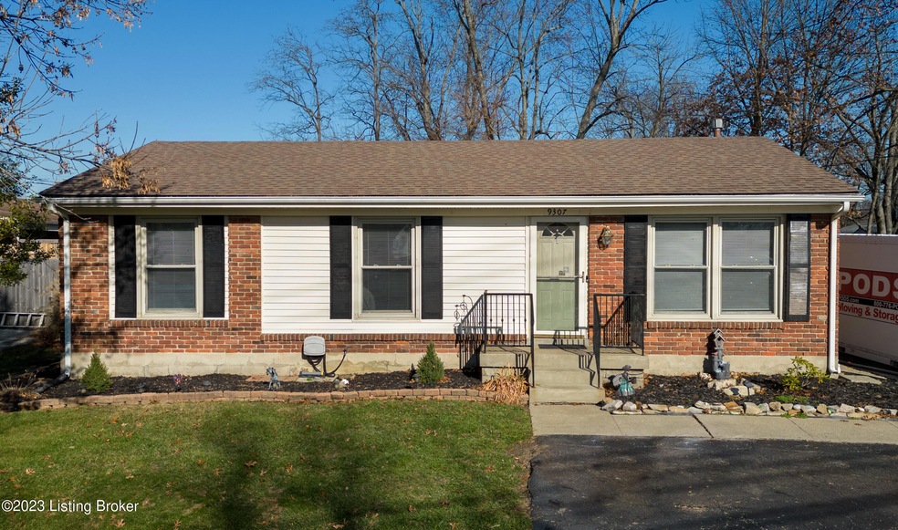 9307 Hudson Ln, Louisville, KY 40291 - photo 1