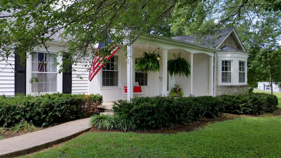 712 Kingree Rd, Shelbyville, TN 37160 - photo 1