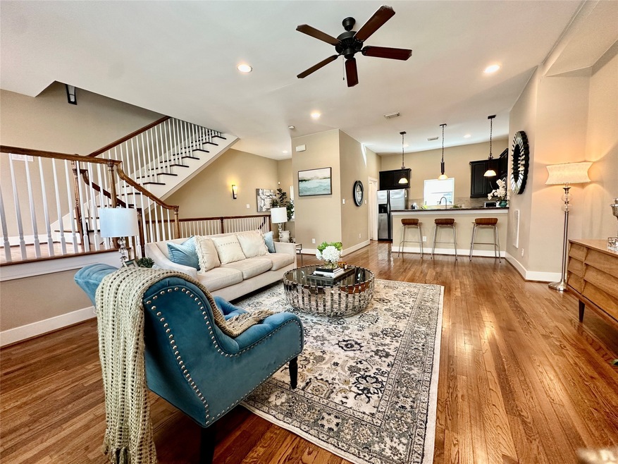 637 Rutland St unit 3, Houston, TX 77007 - photo 1