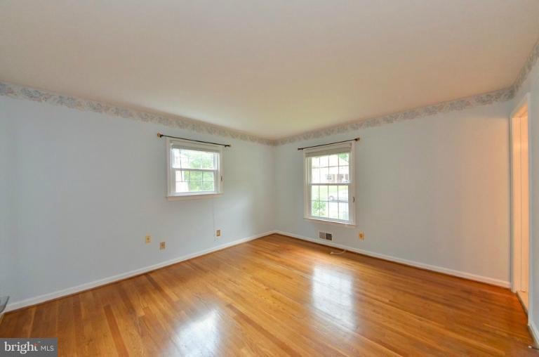 2619 Woodley Place, Falls Church, VA 22046 - photo 1