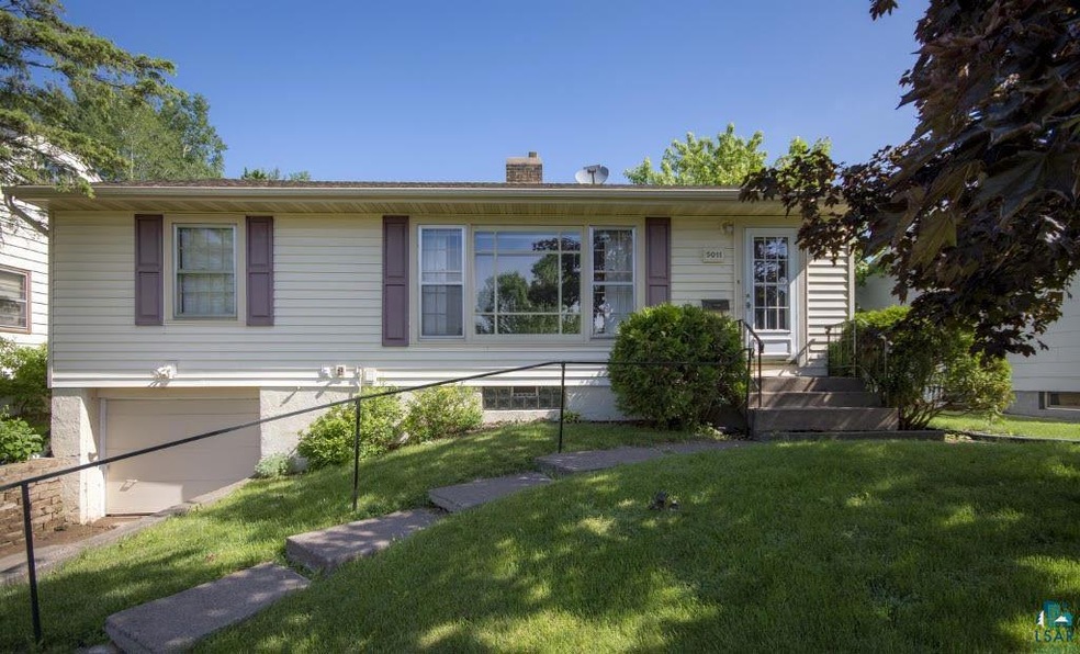 5011 Oneida St, Duluth, MN 55804 - photo 1