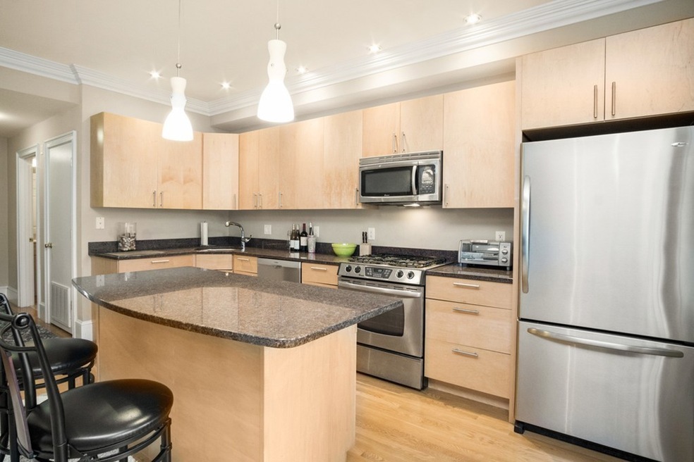 580 E 3rd St unit 2, Boston, MA 02127 - photo 1