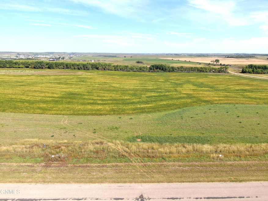 17010 Acadia Dr, Bismarck, ND 58503 - photo 1